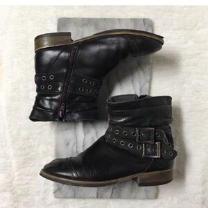 Cat Leather Ankle Boots Size 7.5 Rivet Straps Black